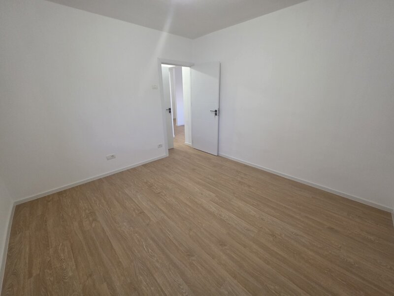 Baba Novac intersectie Campia Libertatii, 5 minute parc IOR, centrala.